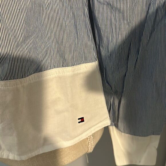 Woman’s Tommy Hilfiger Blouse Long Sleeve XS Petite - Picture 3 of 5